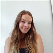 Profesor de lengua castellana y inglés imparte clases a niños de todas las edades